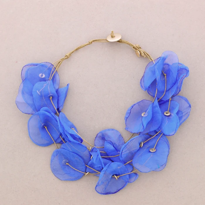 Gargantilha de 5 camadas com pétalas de tecido - Image 1