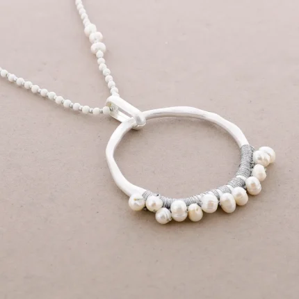 Colar Longo de contas com aro de pérolas cultivadas - Prateado